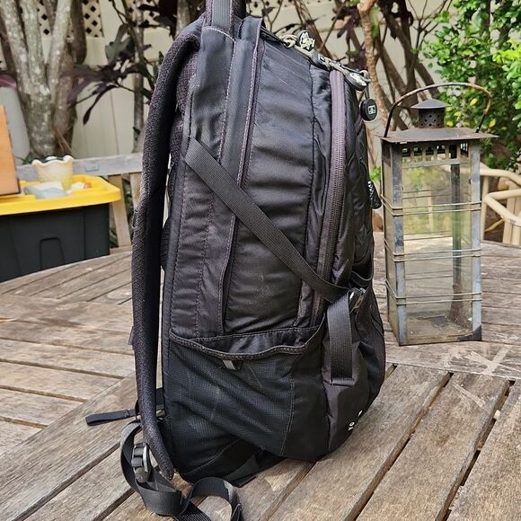 The North Face Recon Backpack - Picture 4 of 12